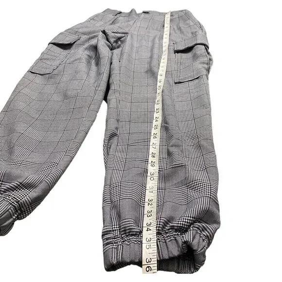 Forever 21 Women's Plaid Cargo Joggers Black and White Trousers Small - Picture 11 of 11